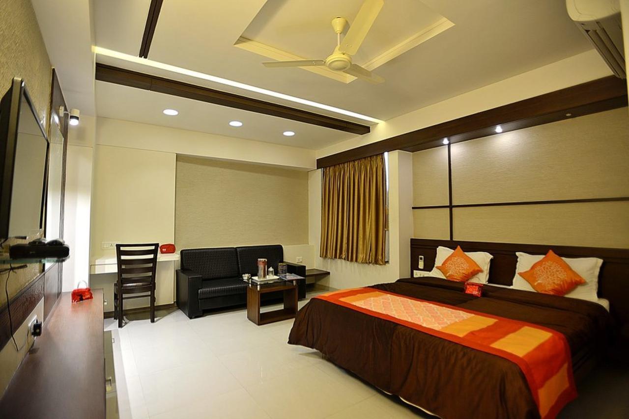 Hotel Marigold Vadodara Buitenkant foto